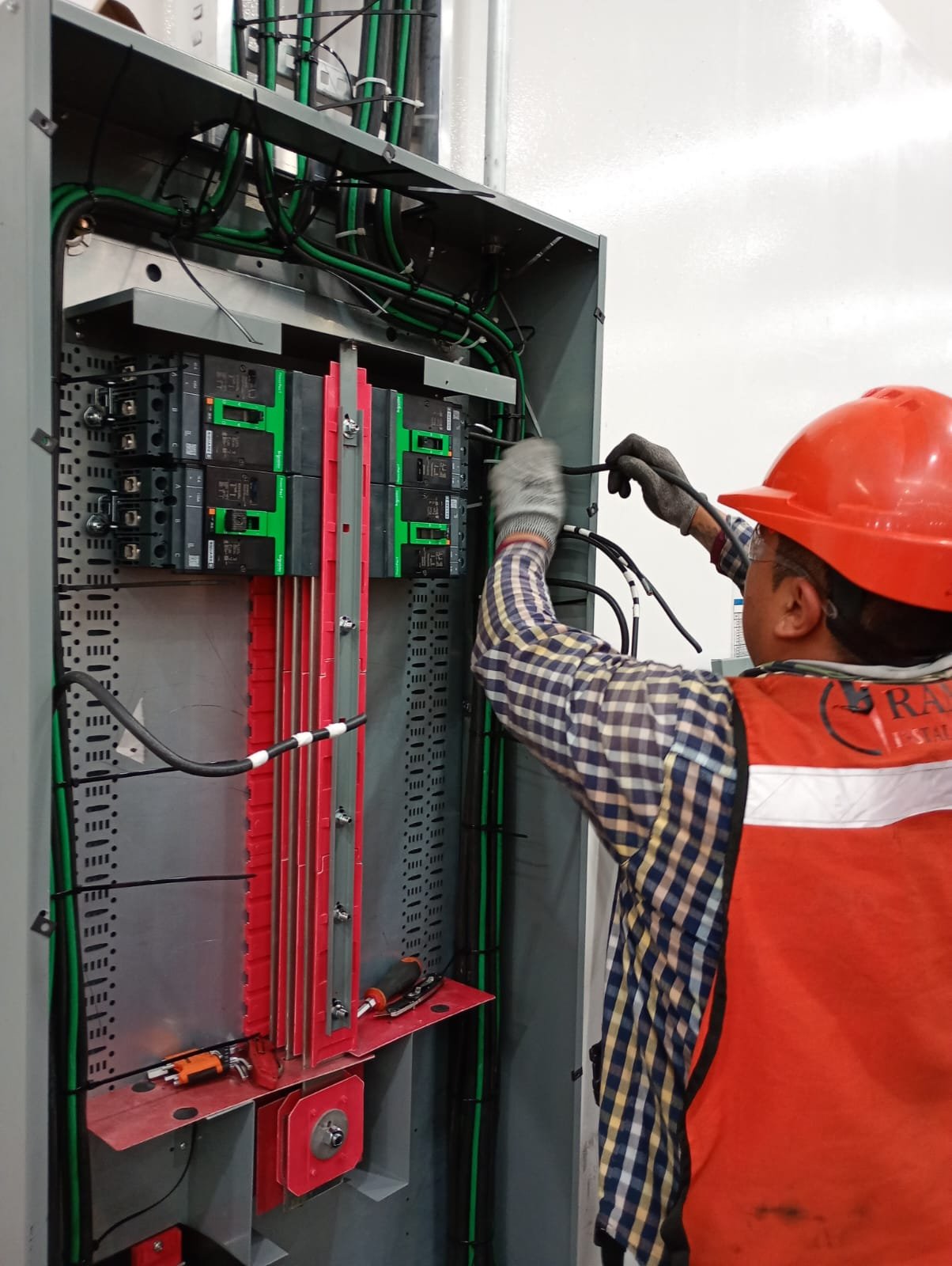 Armado de Tableros Eléctricos